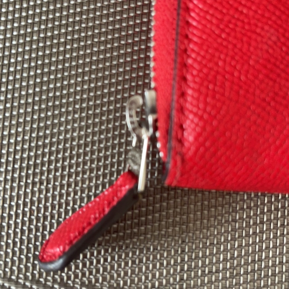 Gorgeous Coach Wallet - Picture 3 of 7